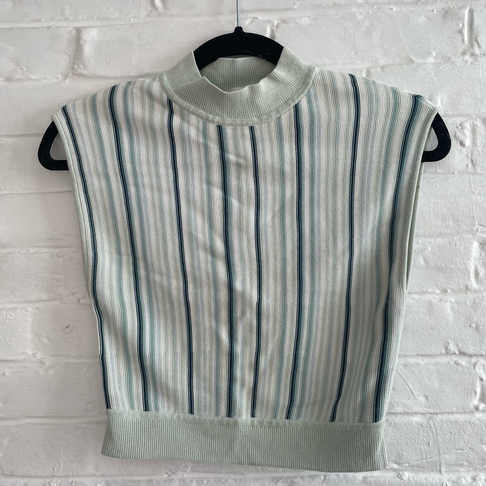 CLUB MONACO- Cropped mock neck sweater